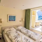 Cristal-10 By Interhome